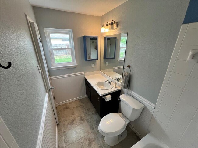 Building Photo - 204 Quail Meadow Dr