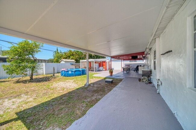 Building Photo - 3440 NW 87th Terrace