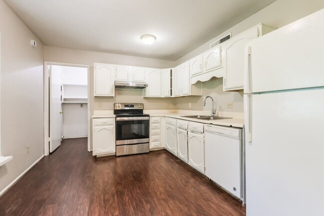 Building Photo - 2674 Lark Ln