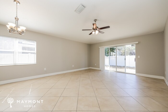 Building Photo - 2615 Queen Alberta Dr