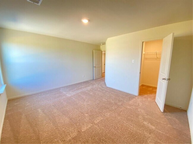 Building Photo - 116 Allington Cir