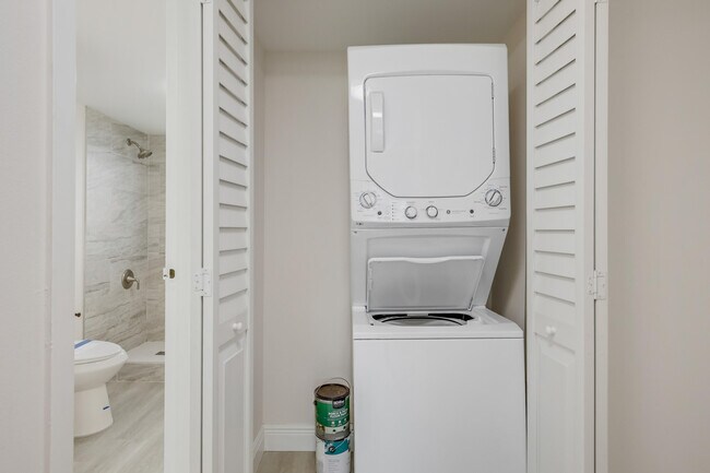 Building Photo - 3595 Birdie Dr