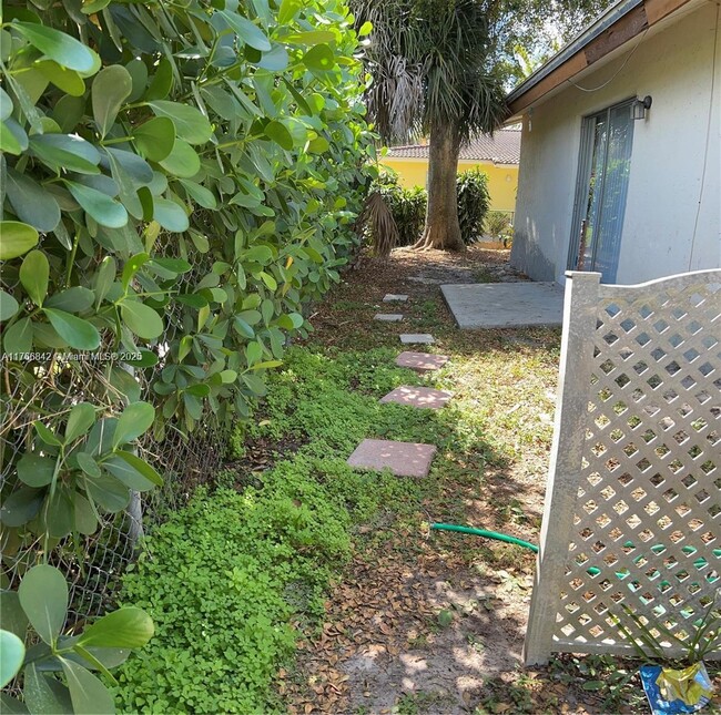 Building Photo - 3890 NW 79th Ave