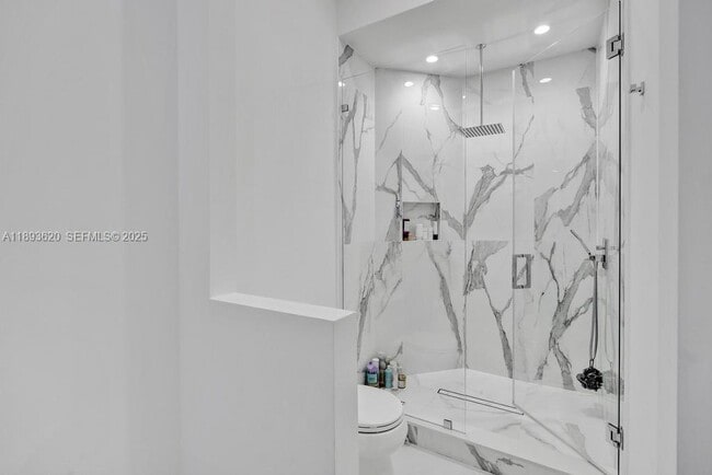 Building Photo - 1516 Island Blvd