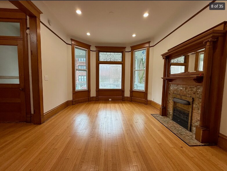 Building Photo - 3706 N Wilton Ave