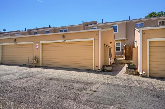 Building Photo - 13204 E Linvale Pl