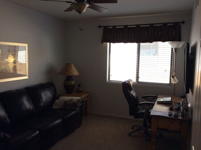 Building Photo - Sabino Canyon Furnished Vacation Home