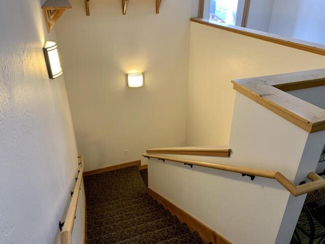 Building Photo - 636 Logan St