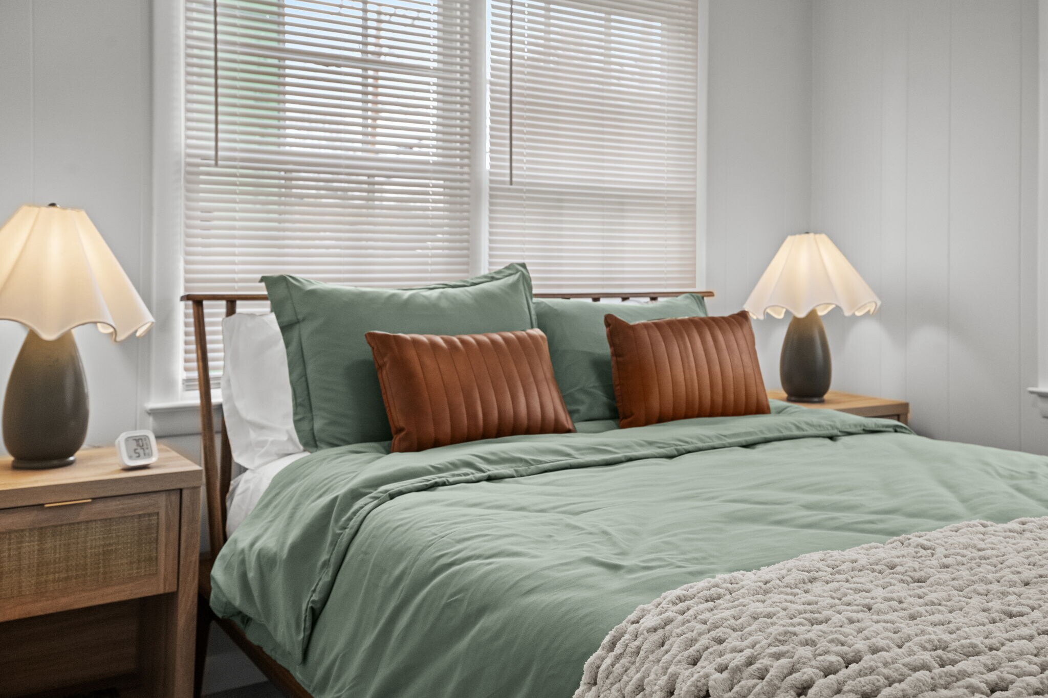 Building Photo - 149 E Main St