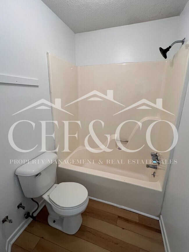 Building Photo - 108-B Stonecreek Dr