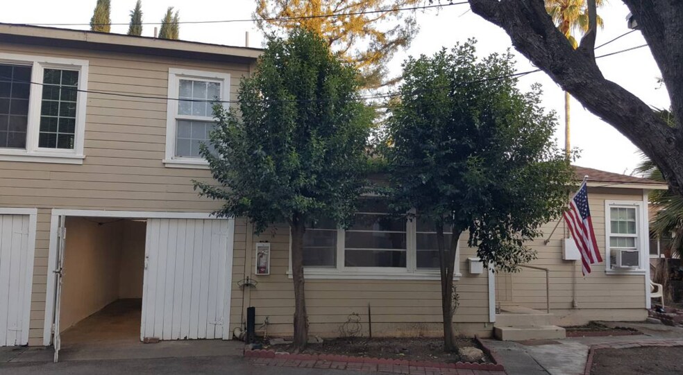 Primary Photo - 627 Rose Ave