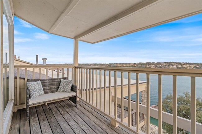 Building Photo - 18231 Lakepoint Cove