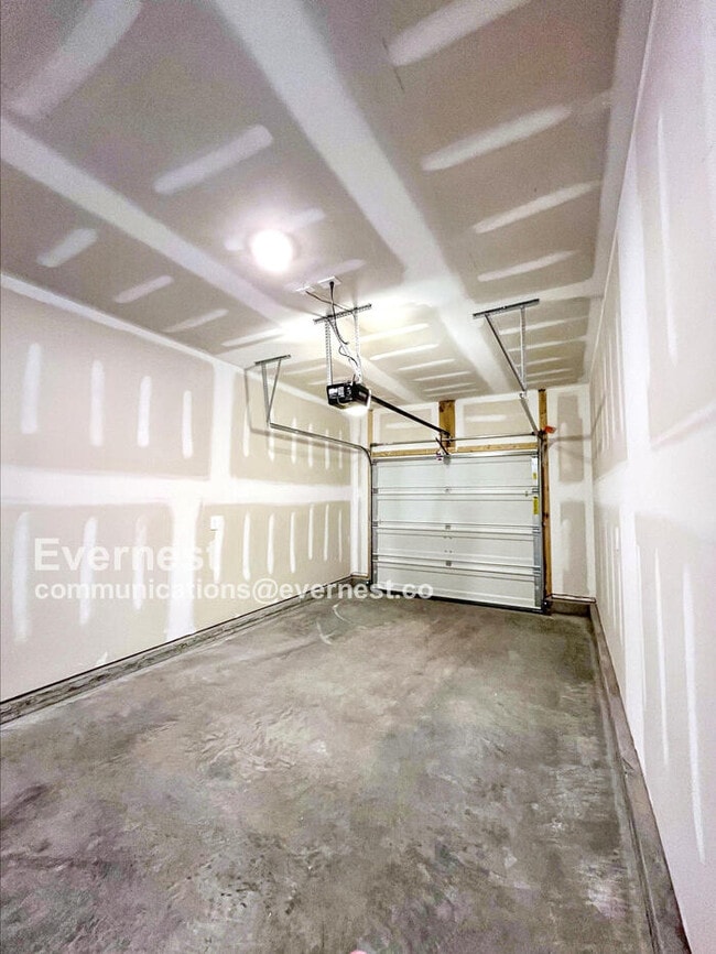 Building Photo - 4239 Feetham Dr