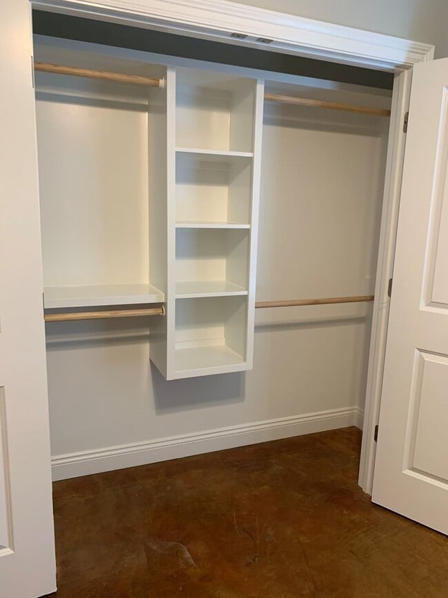 Building Photo - Modern 3B/2B Duplex Available in South Lake Charles