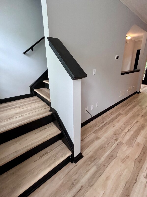 Building Photo - 1178 Village Ct SE