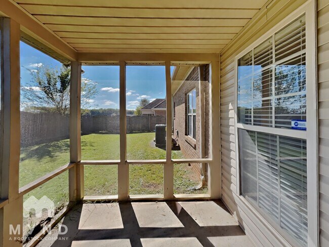 Building Photo - 15936 Landview Ln