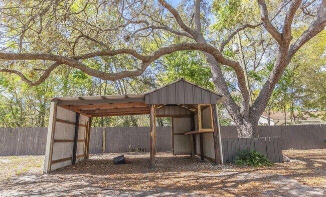 Building Photo - 1824 Marion County Rd