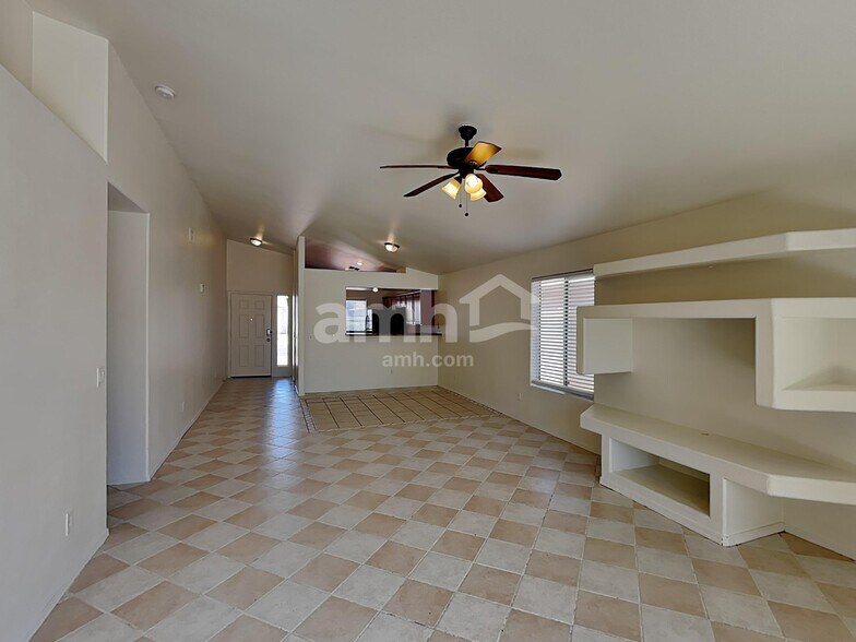 Building Photo - 7729 W Rancho Dr