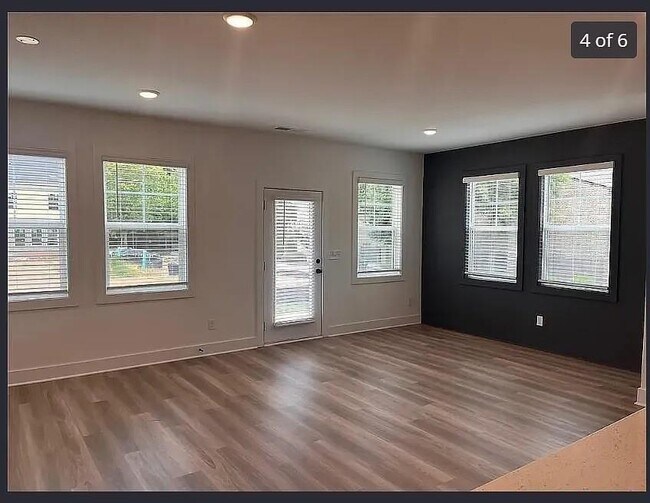 Building Photo - 3120 Marbella Cir