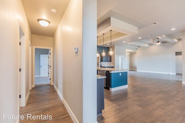 Building Photo - 5 br, 2.5 bath House - 1065 Datura