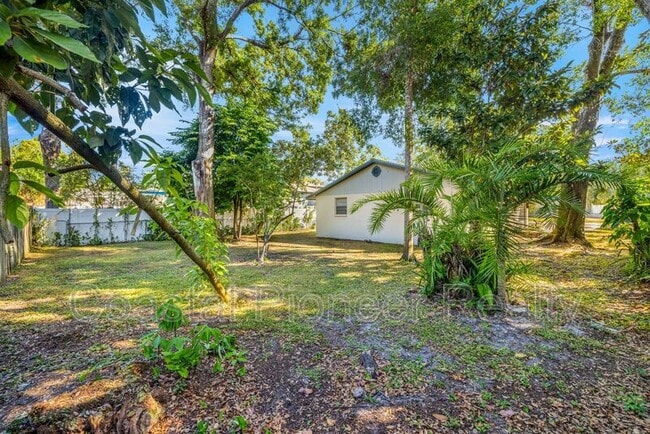 Building Photo - 9610 N 12th St