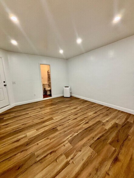 Building Photo - 2918 Woolridge Dr