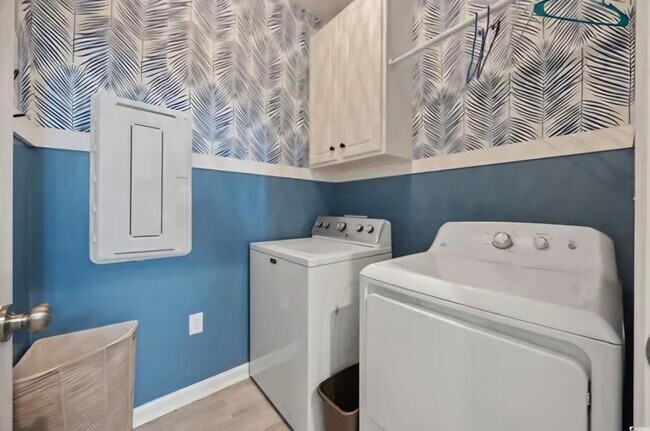 Building Photo - 897 Wild Leaf Loop