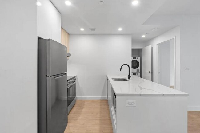 Building Photo - 1 bedroom in BROOKLYN NY 11216