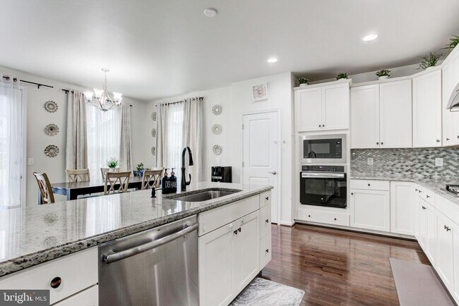 Building Photo - 22800 Bubbling Brook Dr