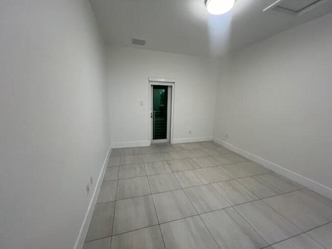 Building Photo - 3902 Melaleuca Ln