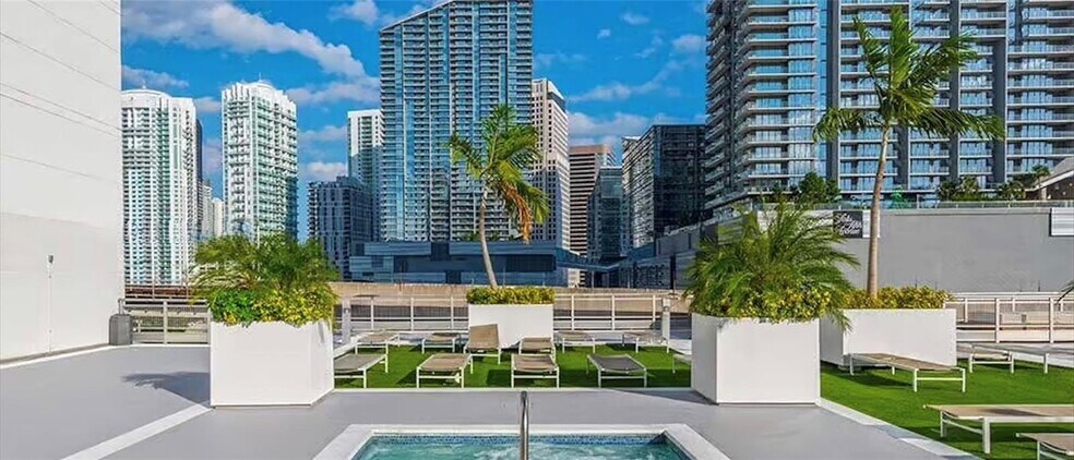 Building Photo - 690 SW 1st Ct