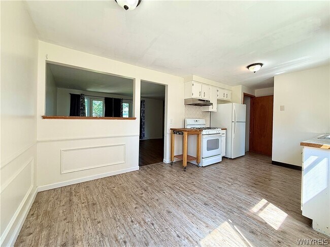 Building Photo - 90 E Summerset Ln