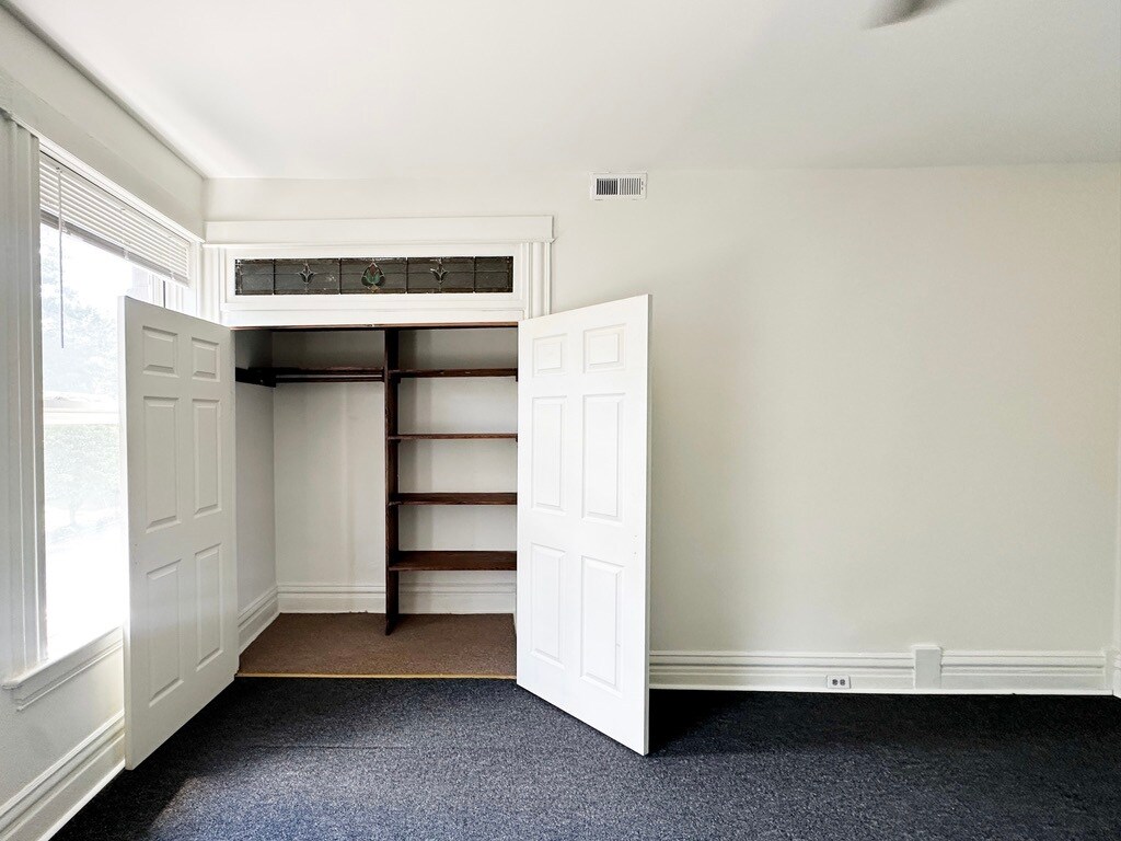 Building Photo - 4167 Botanical Ave