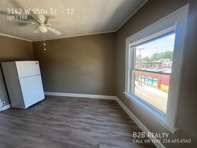 Building Photo - 3142 W 95th St