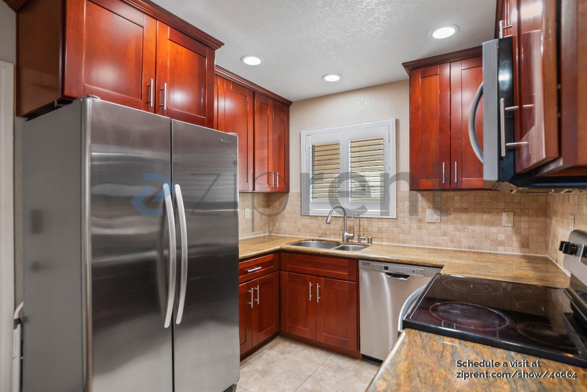 Building Photo - 38596 Athy St