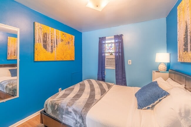 Building Photo - 326 Wood St