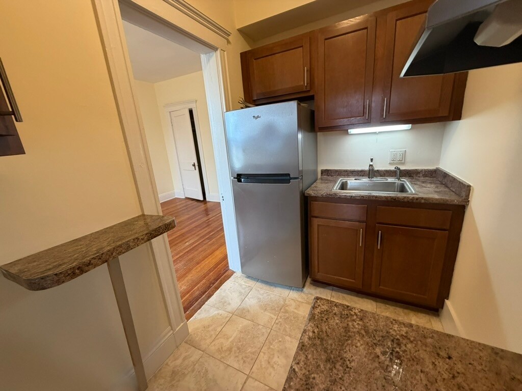 Building Photo - 181 Winthrop Rd