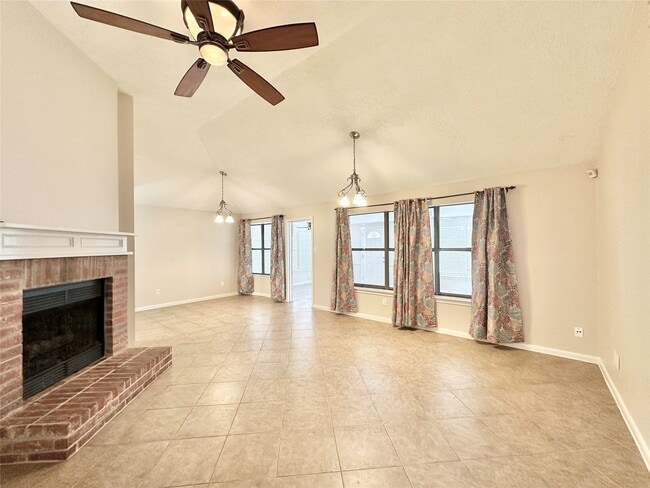 Building Photo - 11614 Easterling Dr