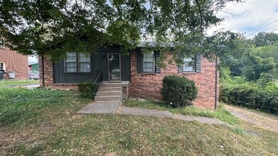 Building Photo - Beautiful, 4 Bedroom, 3 Bath House in Nash...