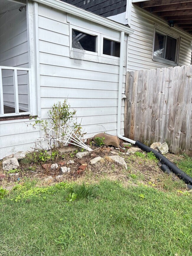 Building Photo - 2 BR Home Available in Catasauqua, PA