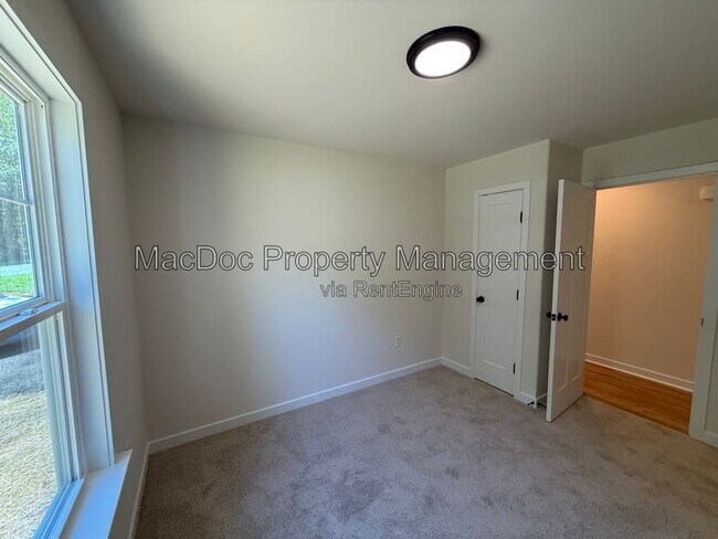 Building Photo - 387 Forest Grove Rd