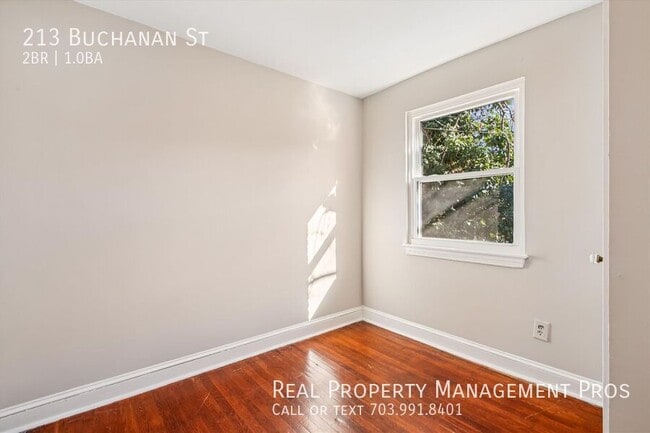 Building Photo - 213 Buchanan St