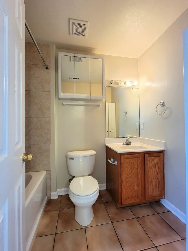 Building Photo - 3 bedroom town home for rent starting June 8, 2026, renting for $1800, includes privacy fenced ya...