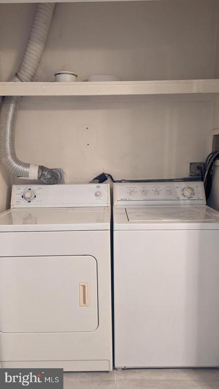 Building Photo - 124 W Hamburg St