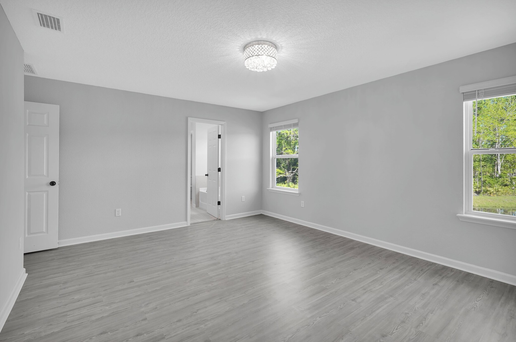 Building Photo - 162 Dahlia Falls Dr