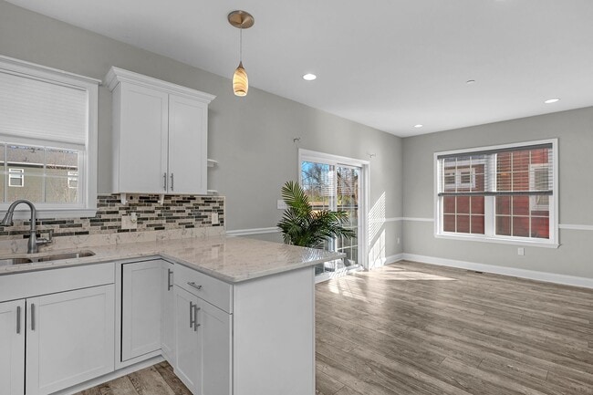 Building Photo - Beautiful 4br 2.5ba with huge basement and garage in Edgemere