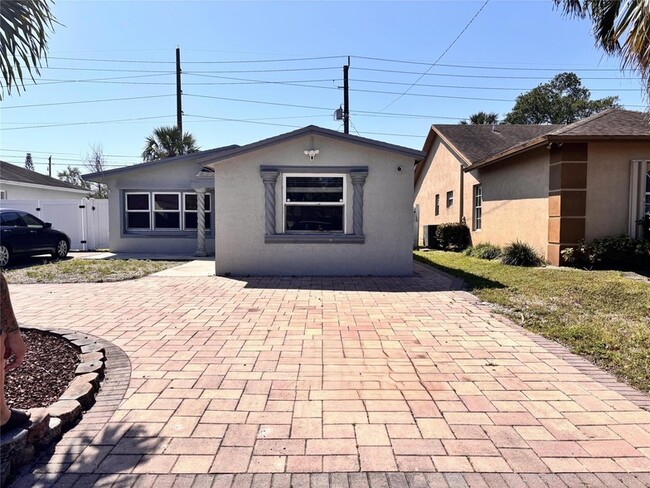 Primary Photo - 2910 NW 6th Ct