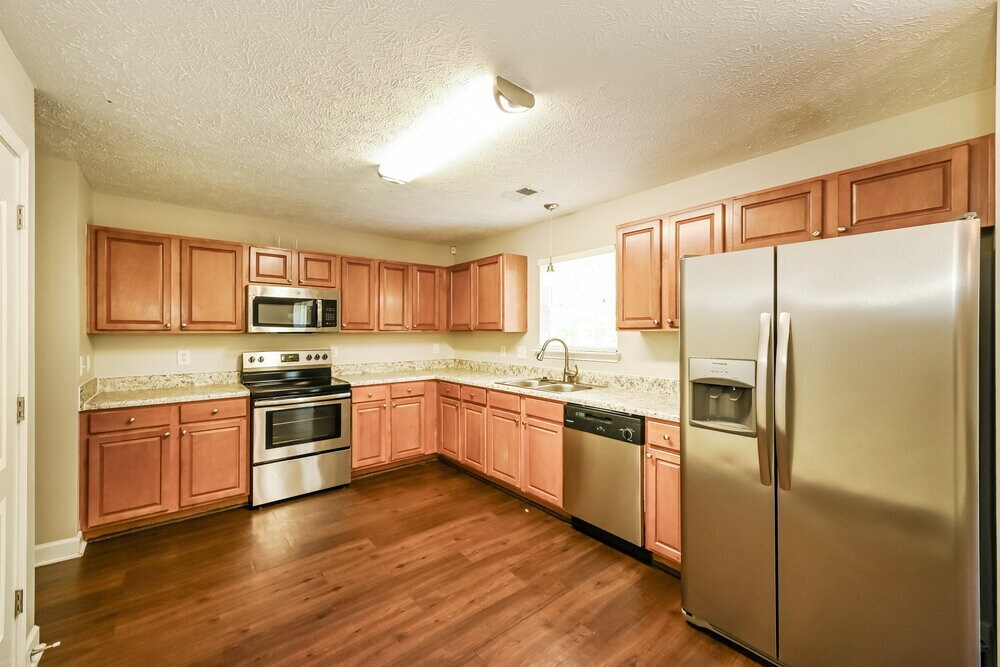 Building Photo - 1127 Sunnycrest Ct