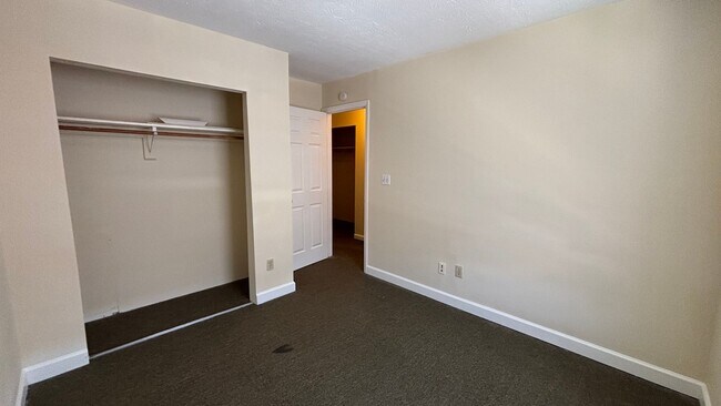 Building Photo - 133 Clover Valley Cir