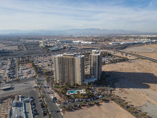 Building Photo - Luxury South Strip High Rise Unit